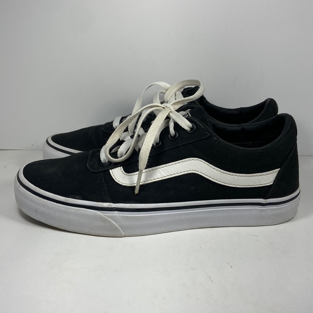 Vans Women’s Old Skool Canvas Sneakers Size 9